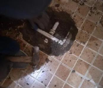 张家口市卫生间漏水维修公司为您分享下卫生间渗水如何处理及注意事项
